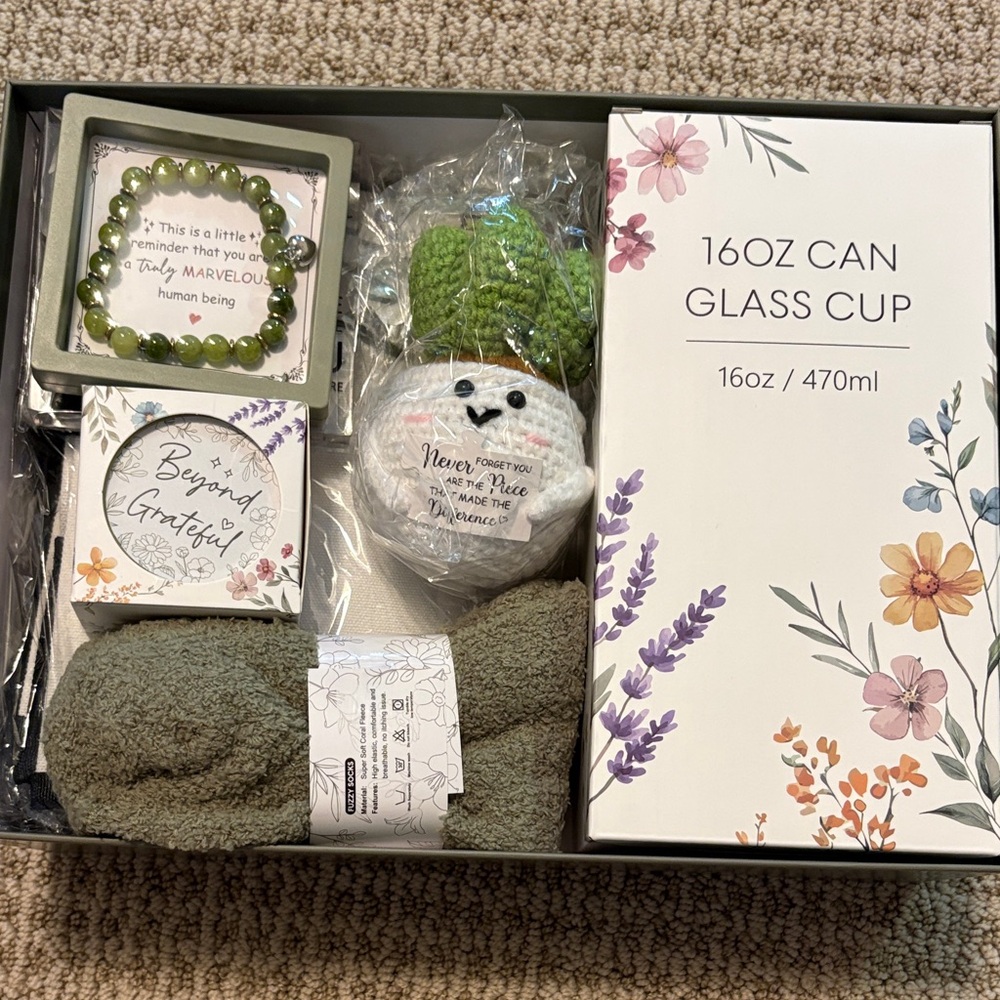 Specially For You Gift Box - Picture 3 of 8